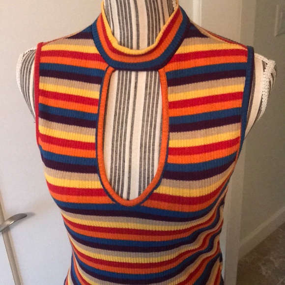 Ladies Sleeveless Sweater Crop Top - Picture 3 of 7